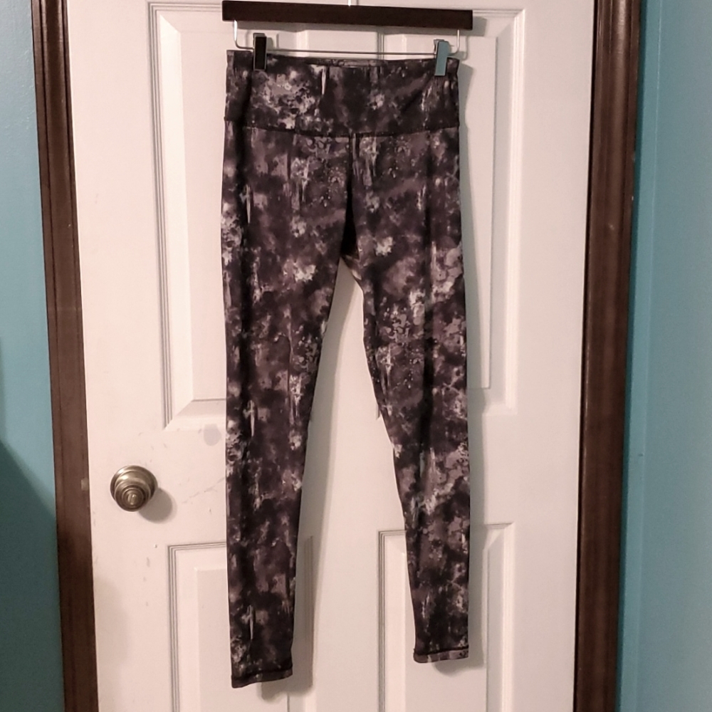 Medium Athletic leggings (splattered pattern) (greys and white)